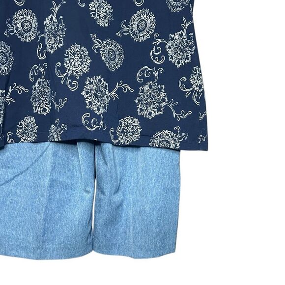 Kim Rogers Blue Short Sleeve Blouse Top Size L & Capri Shorts Size 16P 2 Piece - Picture 3 of 13